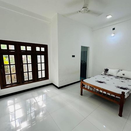 Lalitha Holiday Inn Jaffna Exteriör bild