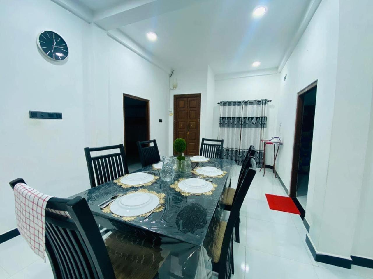 Lalitha Holiday Inn Jaffna Exteriör bild