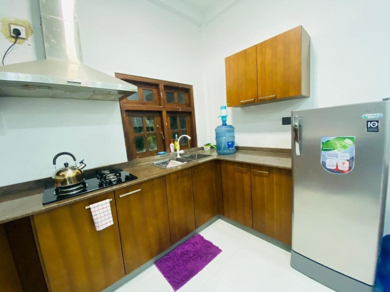 Lalitha Holiday Inn Jaffna Exteriör bild